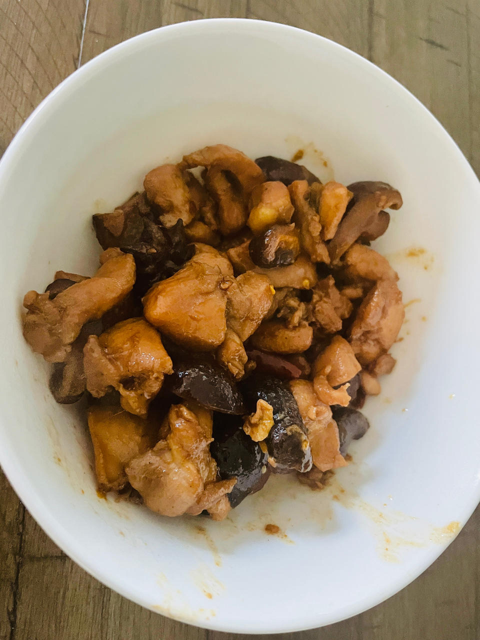 香菇炖鸡肉