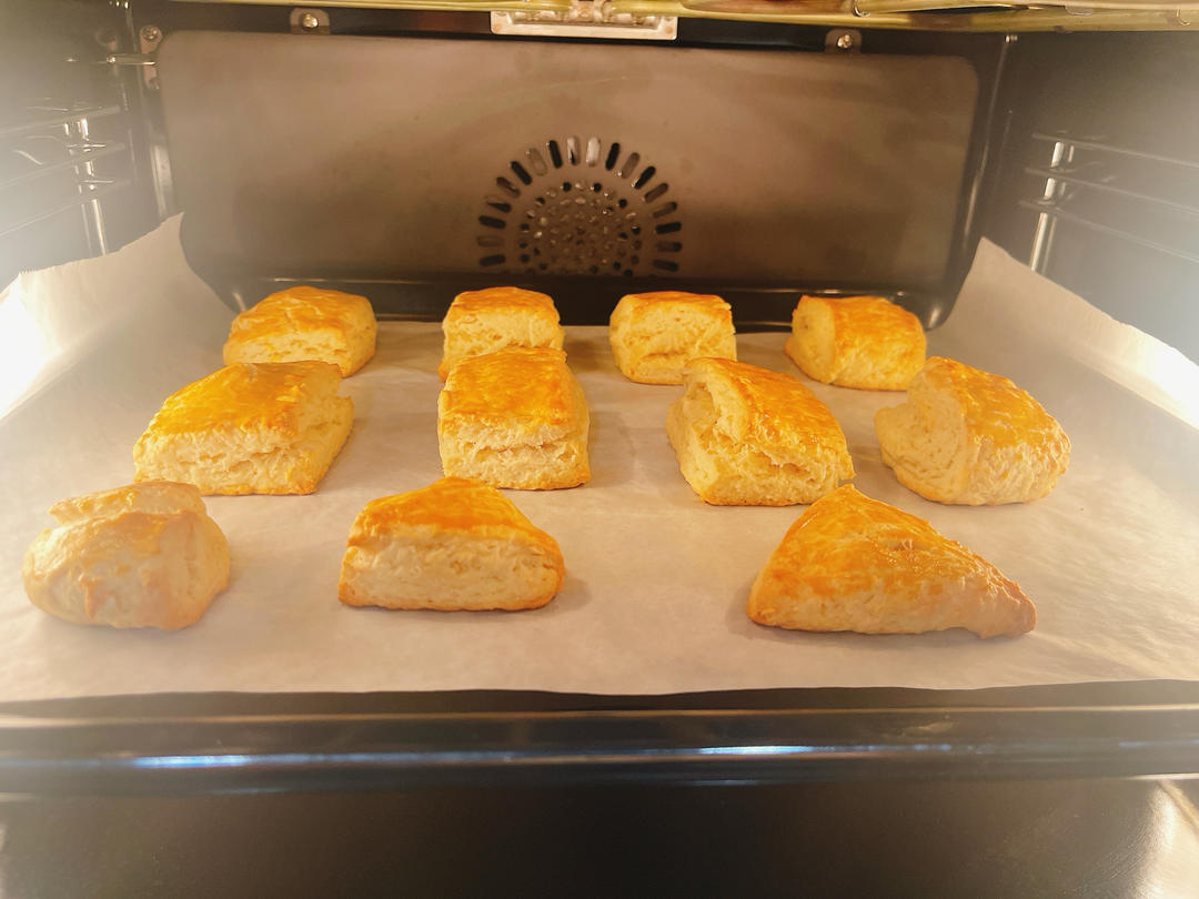 完美裂纹～百分百成功的超好吃奶香司康（禁止搬运）