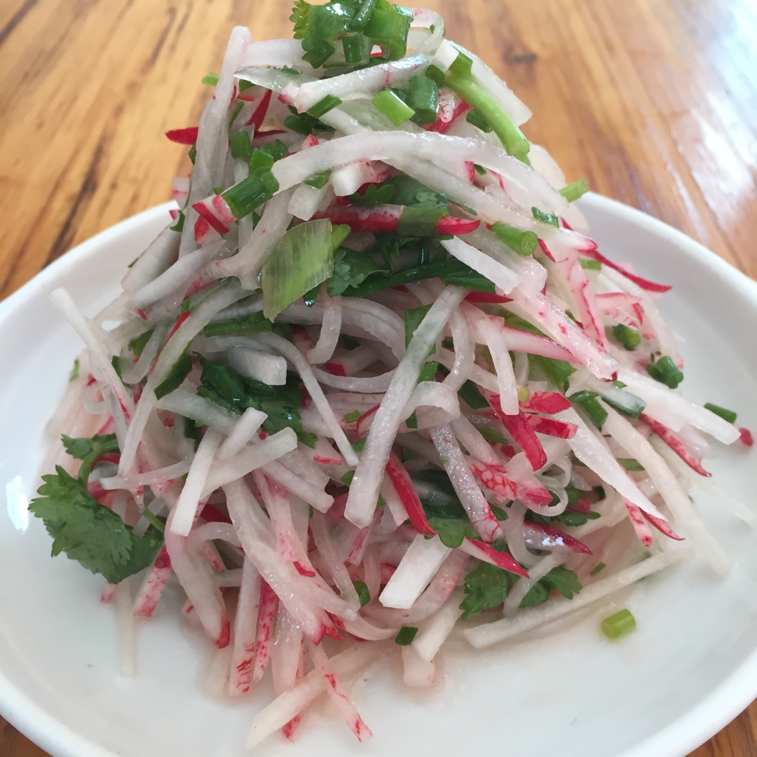 秋忆的小跟班做的脆拌水萝卜