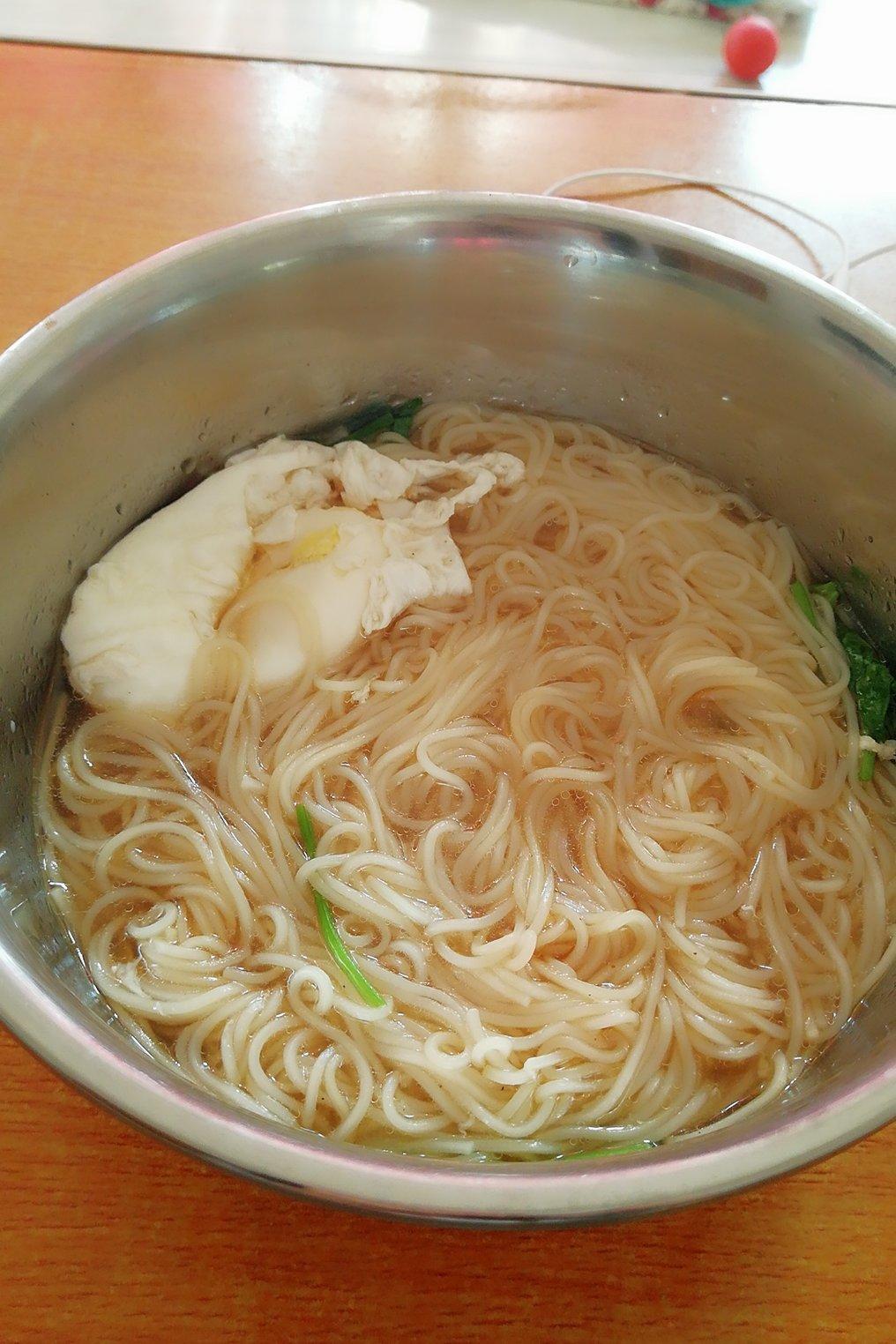 吃不饱就生气-做的鸡蛋汤面
