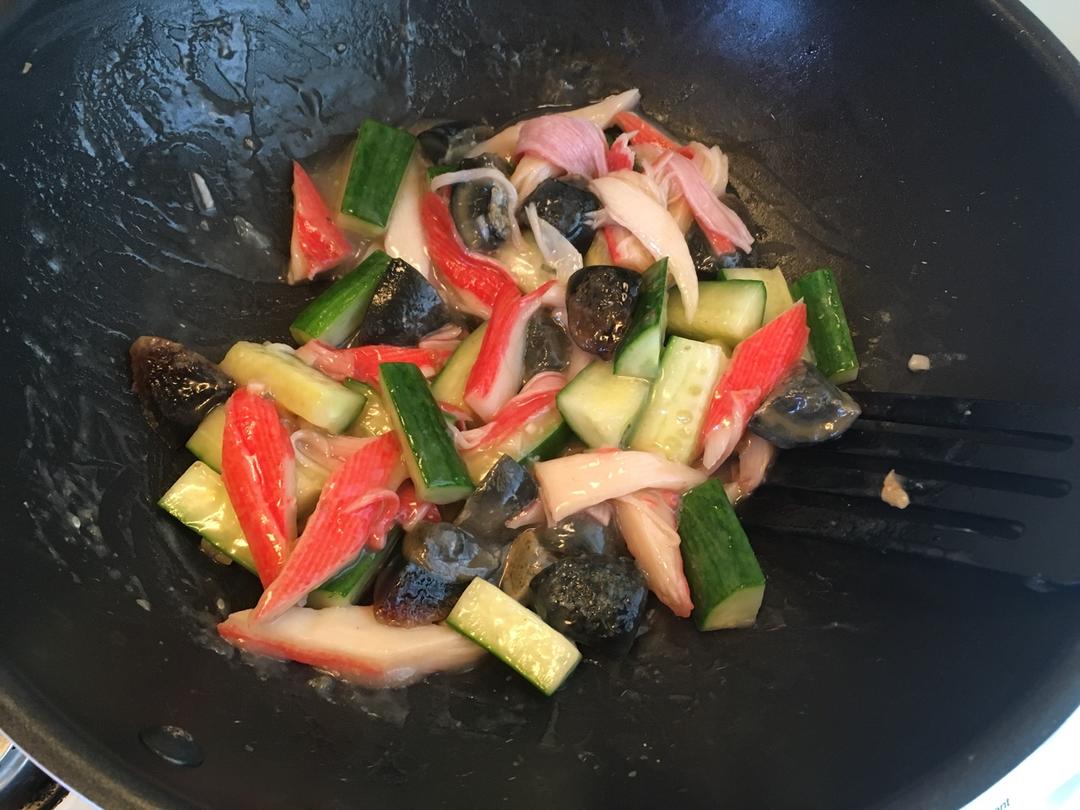 皮蛋蟹柳炒黄瓜
