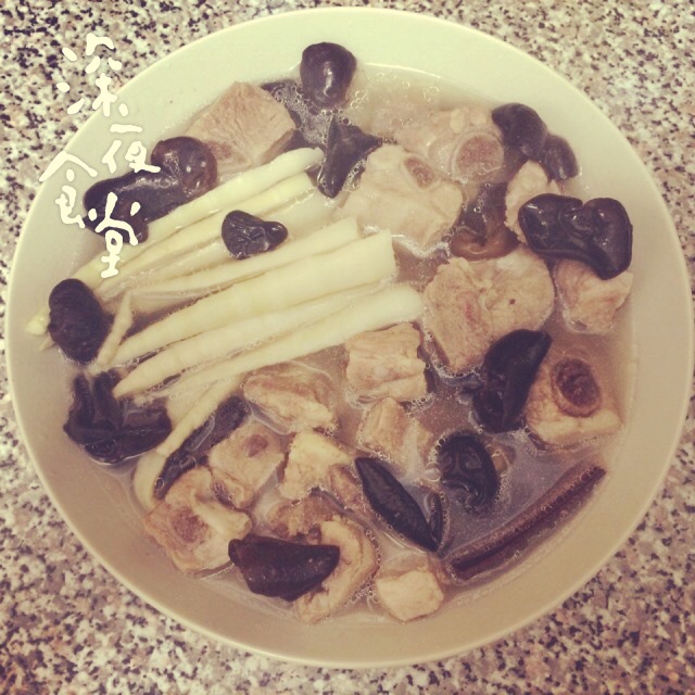 春笋炖排骨