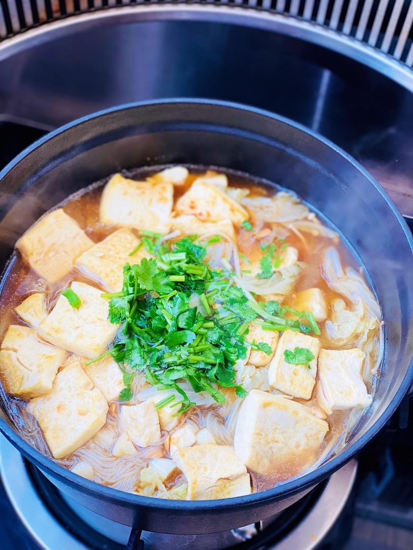 豆腐粉丝金针菇白菜煲
