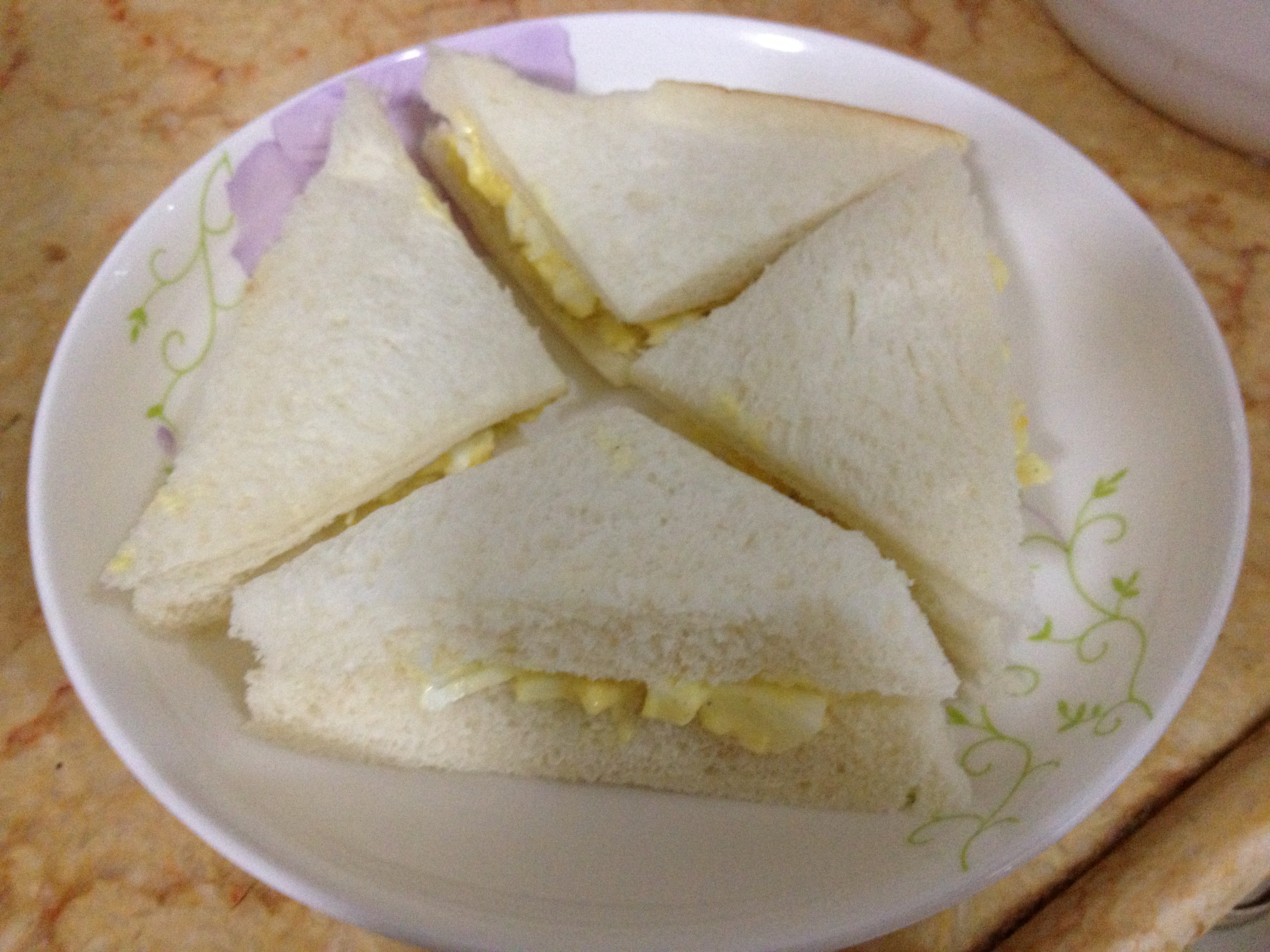 鸡蛋三明治