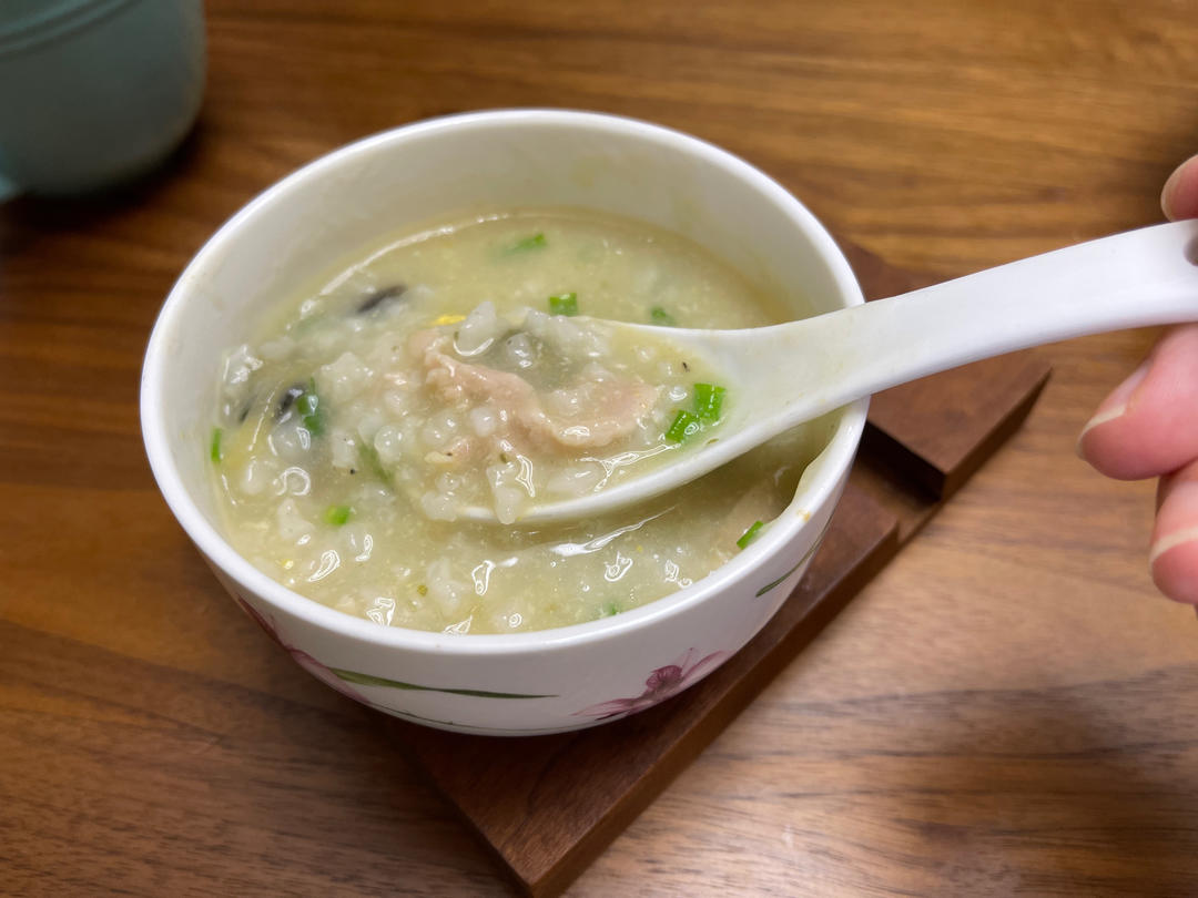 十五分钟快手之香滑皮蛋瘦肉粥(附五分钟电饭煲电压力锅更快捷方法)