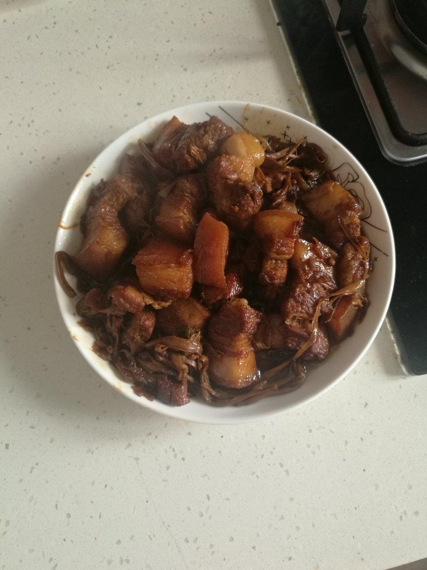 黄花菜炖肉