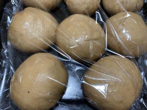 可可麻薯葡萄干软欧面包的做法 步骤13