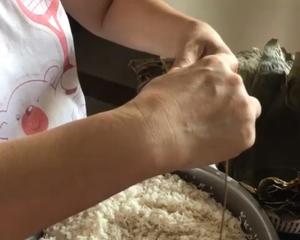 台山粘米粽 - 视频（四角荷包形）的做法 步骤14