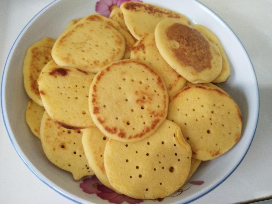 玉米面小饼子