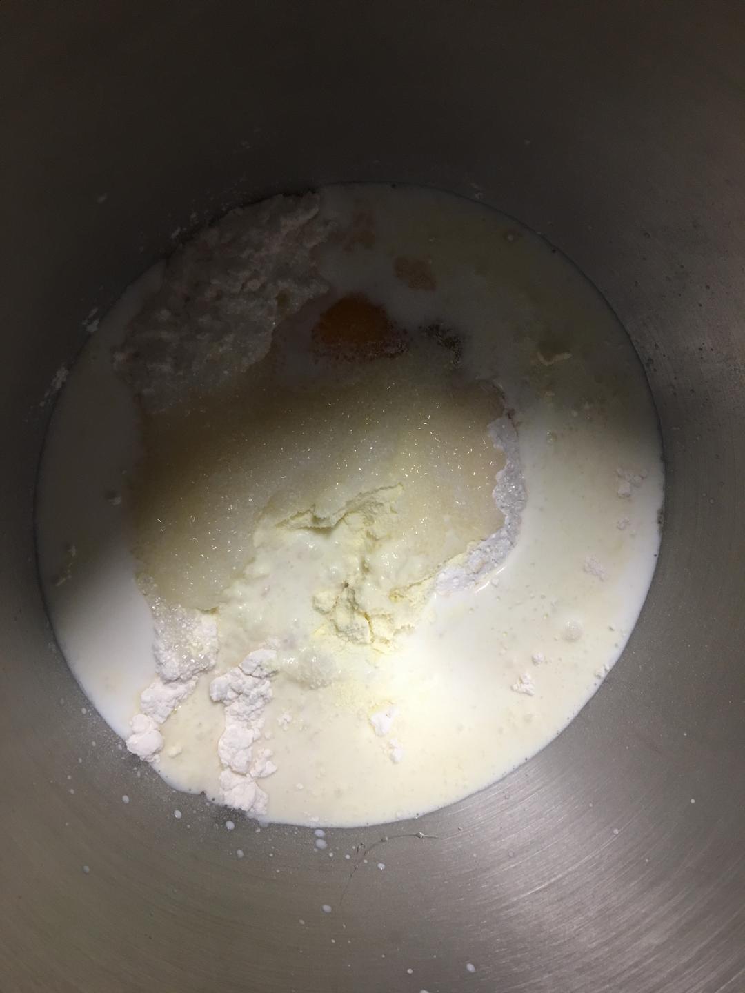 纯奶手撕吐司的做法 步骤1