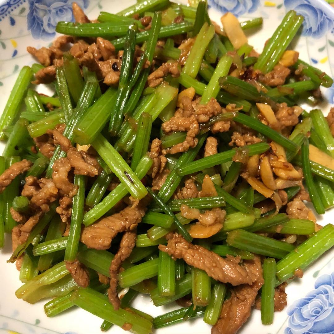 阿霖呀ll做的芹菜炒肉