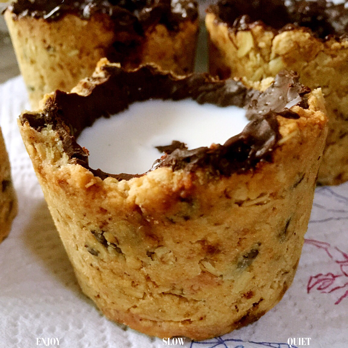 【视频食谱】巧克力燕麦曲奇杯