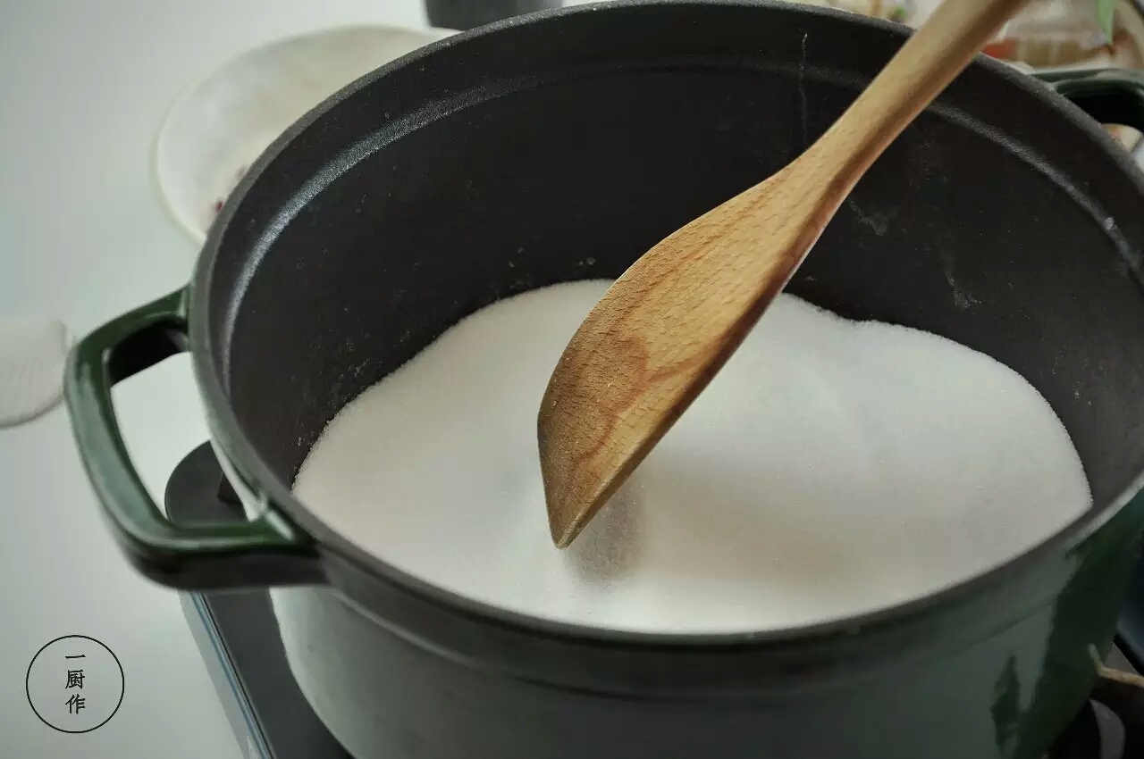 【一厨作】VOL18铸铁锅版盐焗大虾的做法 步骤1