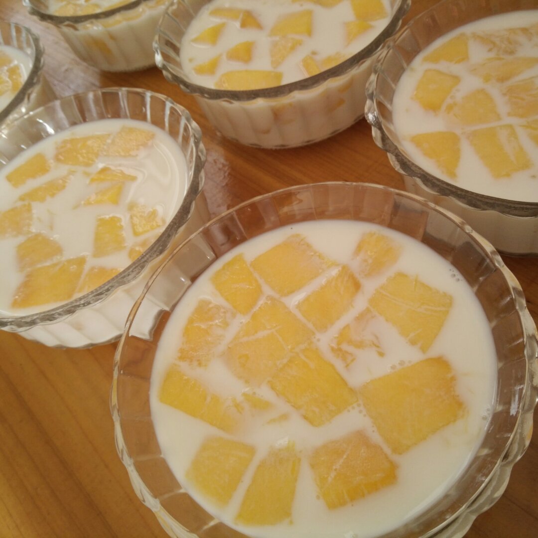 牛奶水果冻