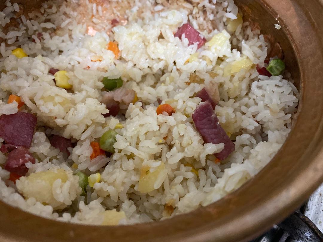 铜锅火腿焖饭
