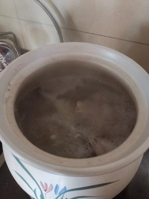 ［爆好喝的牛奶色汤］           花生莲藕猪蹄汤的做法 步骤7