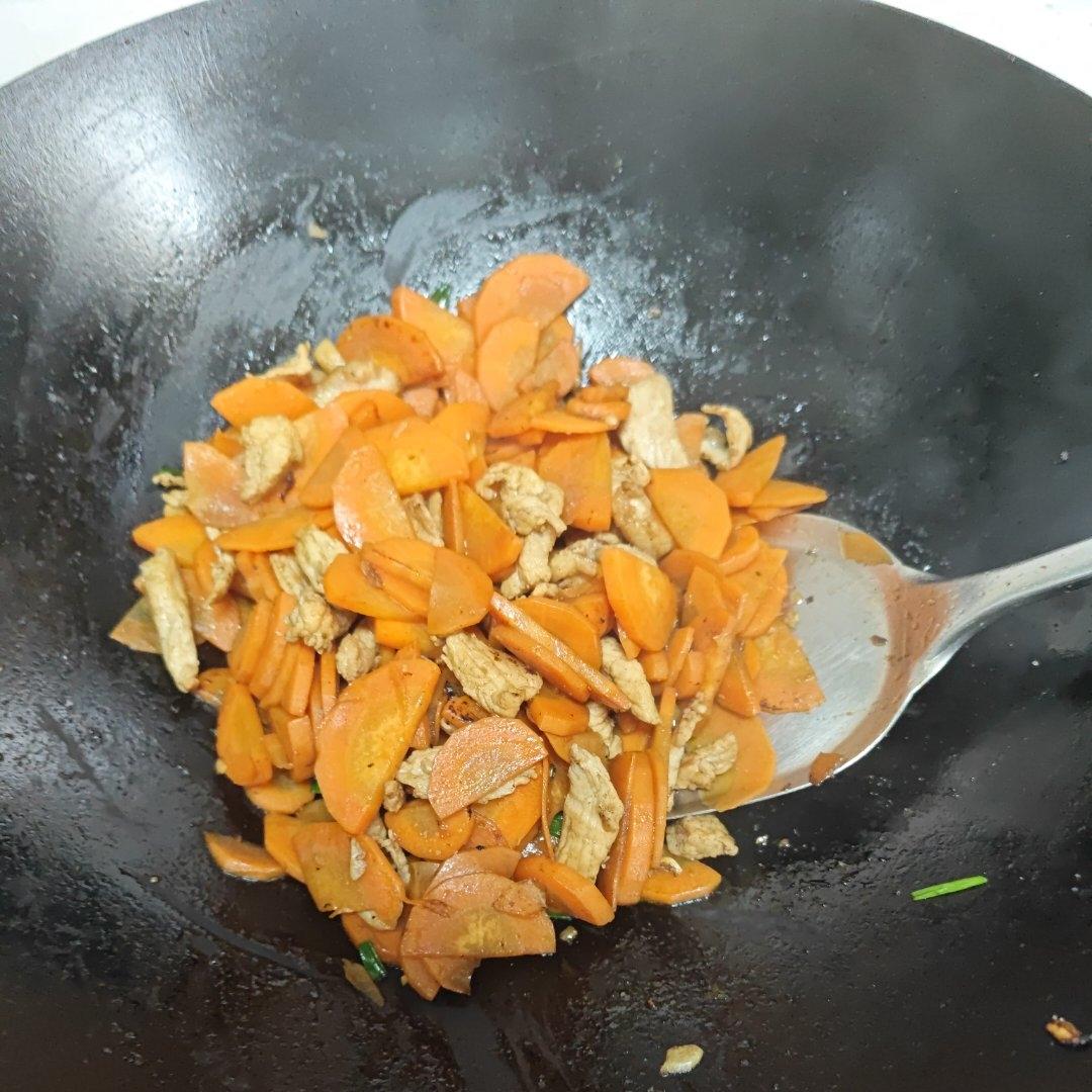 超下饭的胡萝卜炒肉