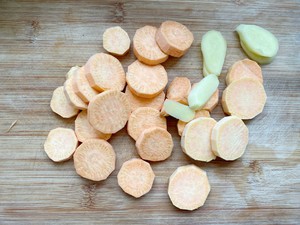 手脚冰凉最怕这碗汤 每天一碗红薯生姜汤的做法步骤图 海风的韵味 下厨房