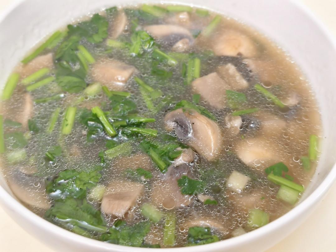 明明是素汤 却鲜得像鸡汤一样的「口蘑汤」