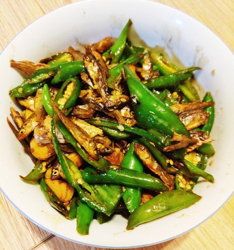 cdzizi做的青椒炒火焙鱼