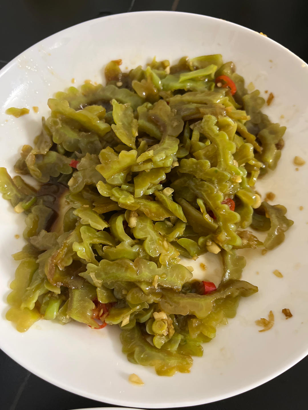 凉拌苦瓜(色碧、味脆)