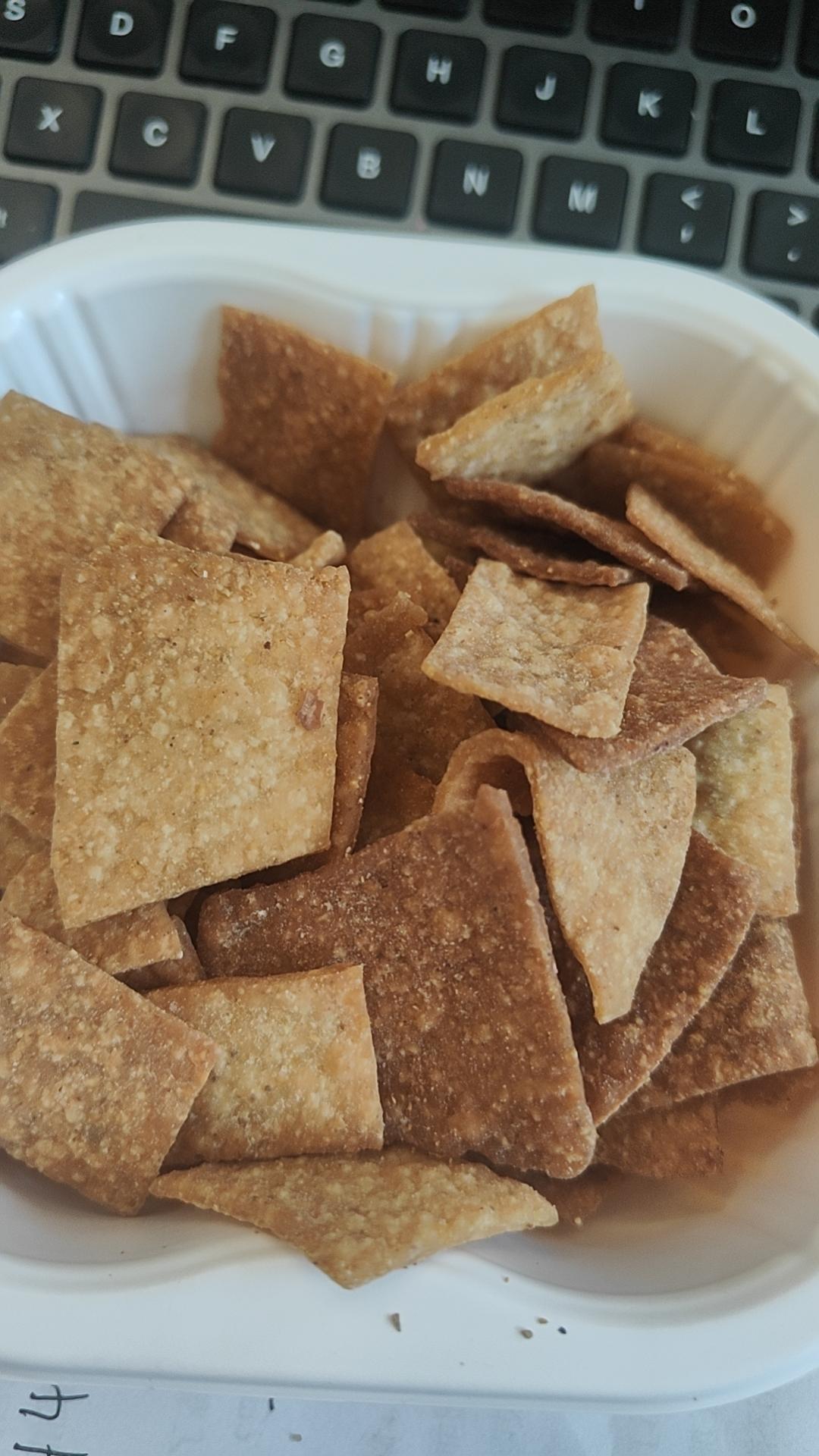 自制小米锅巴，纯手工，嘎嘣脆，吃了会上瘾