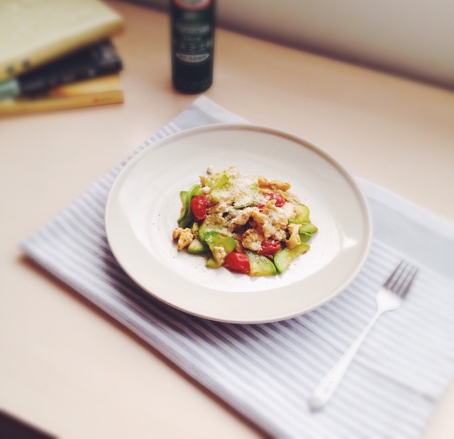 西葫芦天使芝士热沙拉