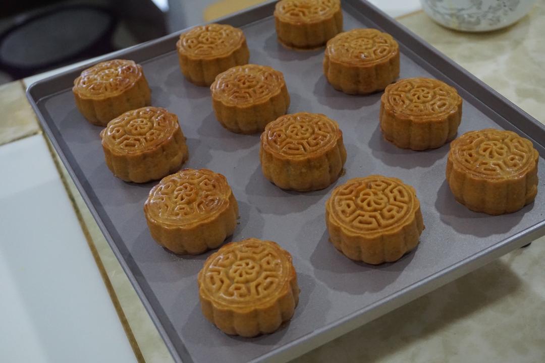 广式月饼——蛋黄莲蓉月饼