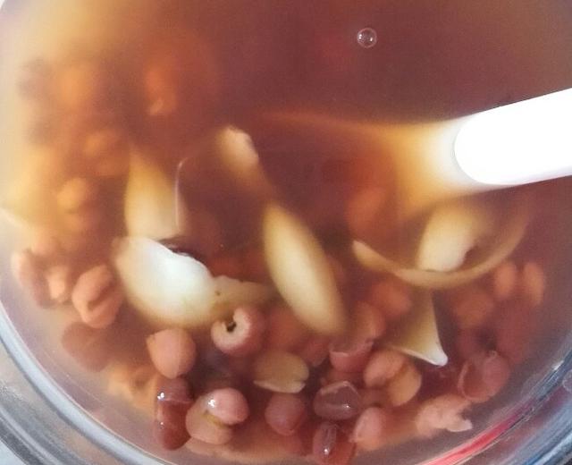 红豆薏米百合汤的做法