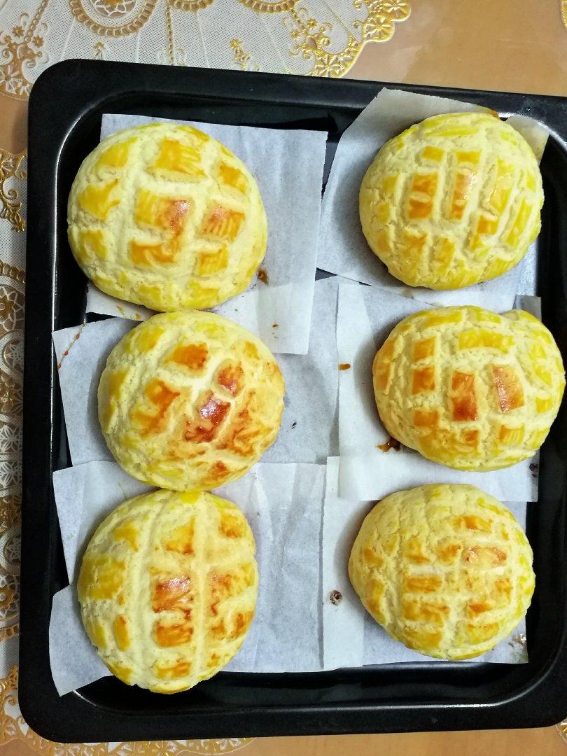 好吃到炸裂的港式菠萝包（附带制作酥皮的小视频）
