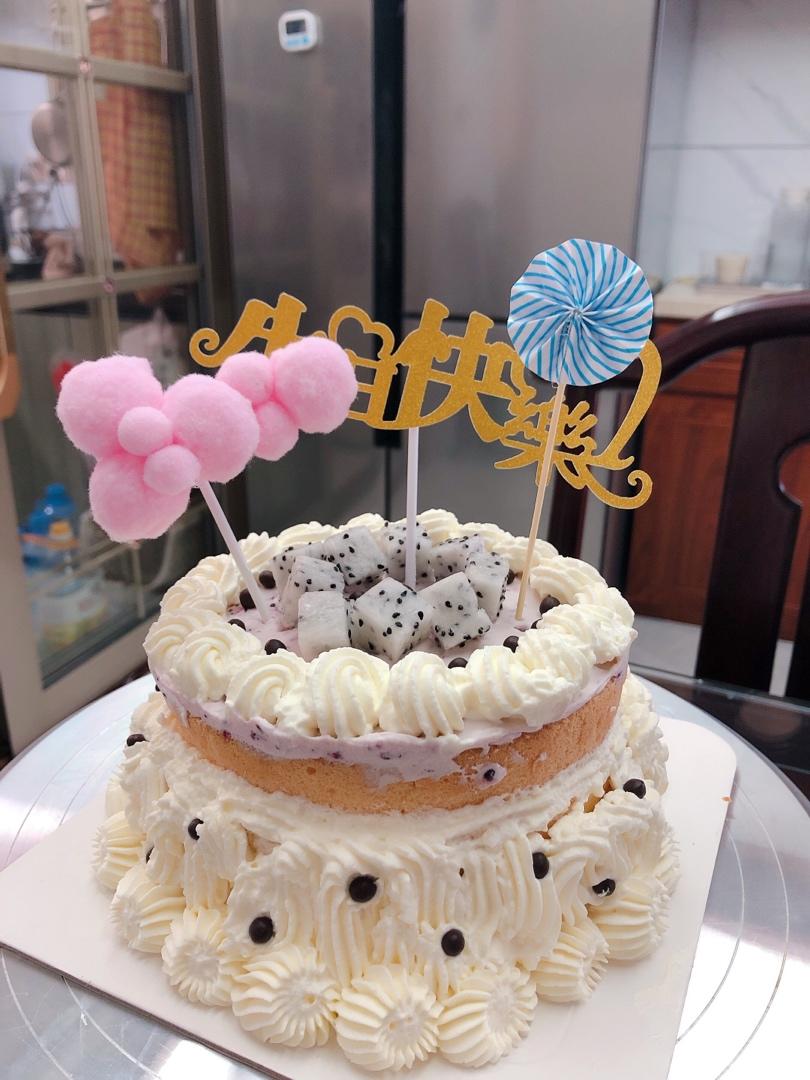 记录第一个客订生日蛋糕🎂