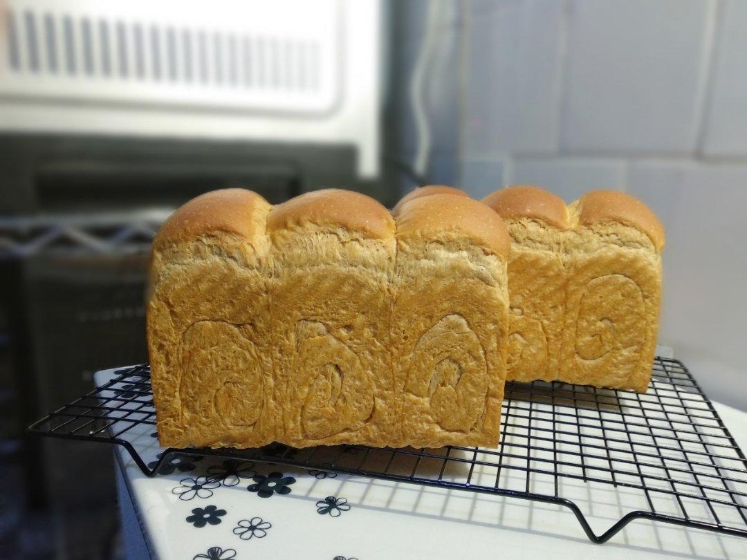 奶香红糖吐司