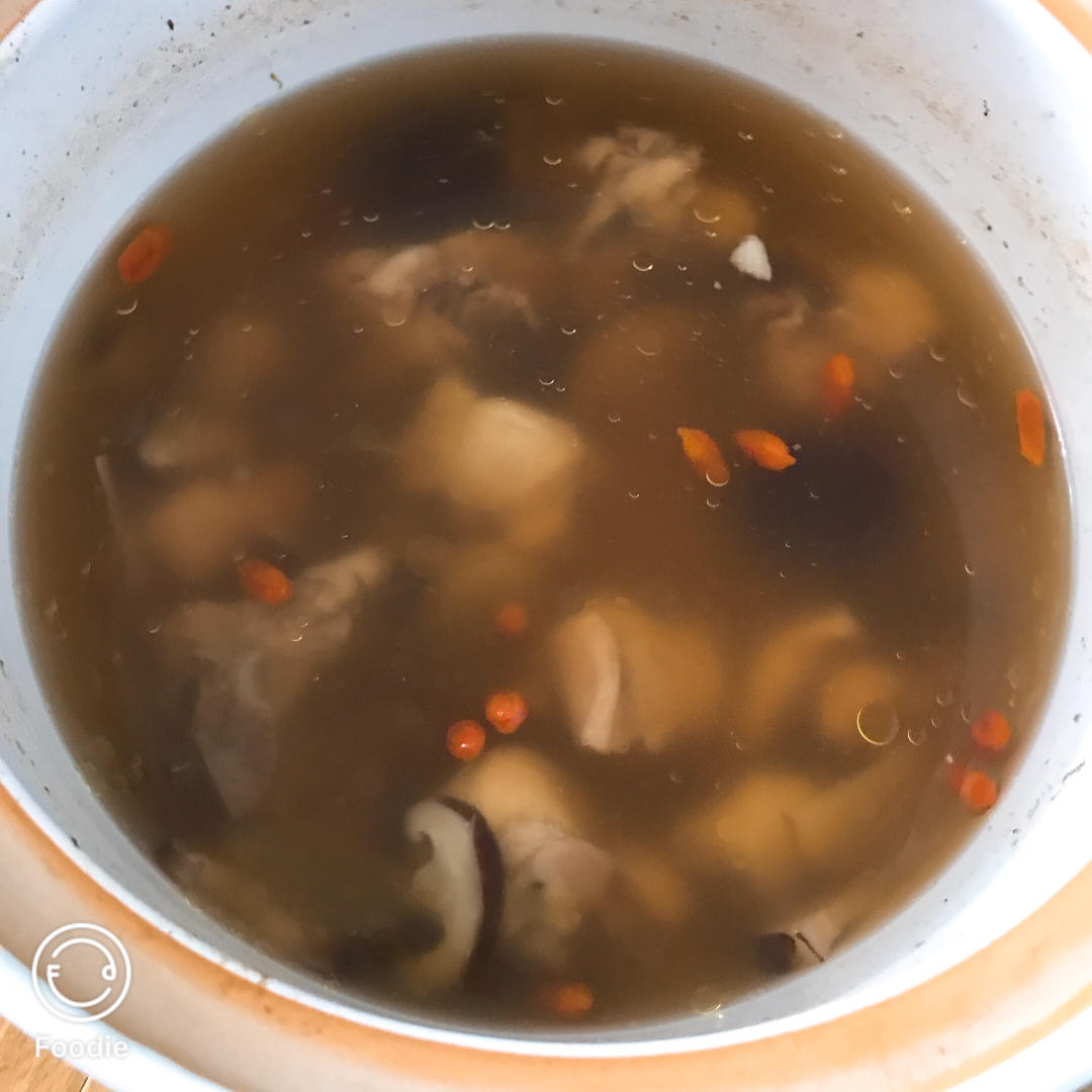 奶奶教的鲜香肥美香菇炖鸡汤