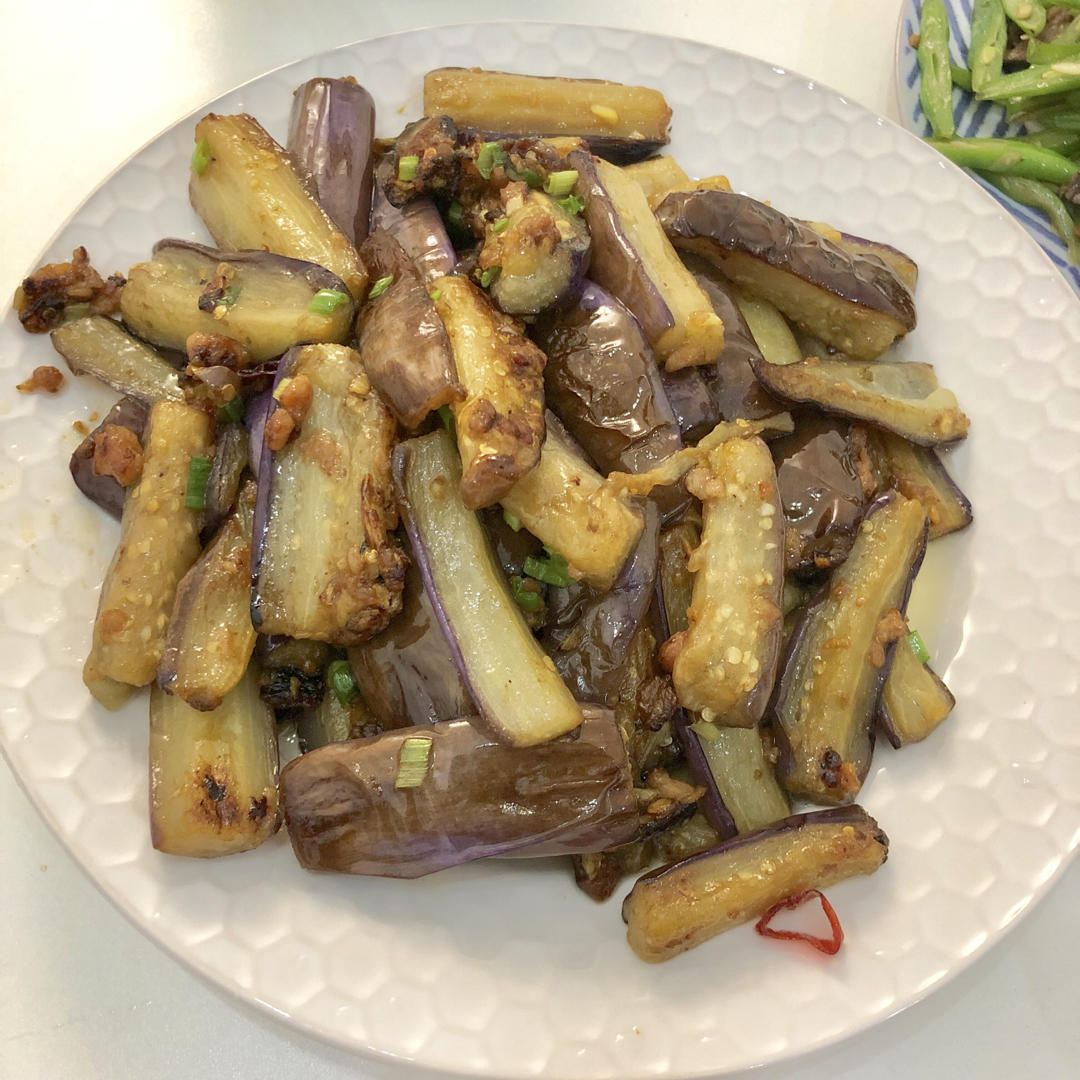 肉沫茄子（非油炸健康版）文末另附万能鱼香汁配方。