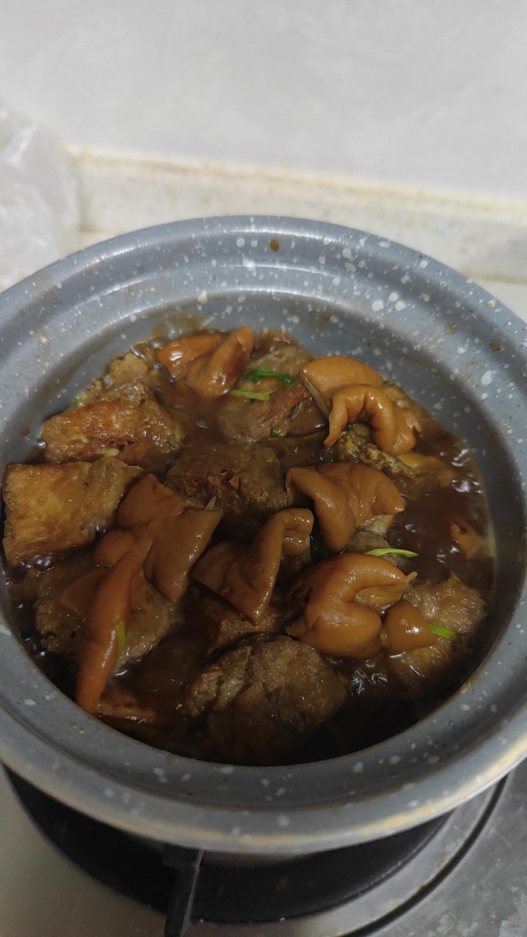 臭豆腐大肠煲（双臭）