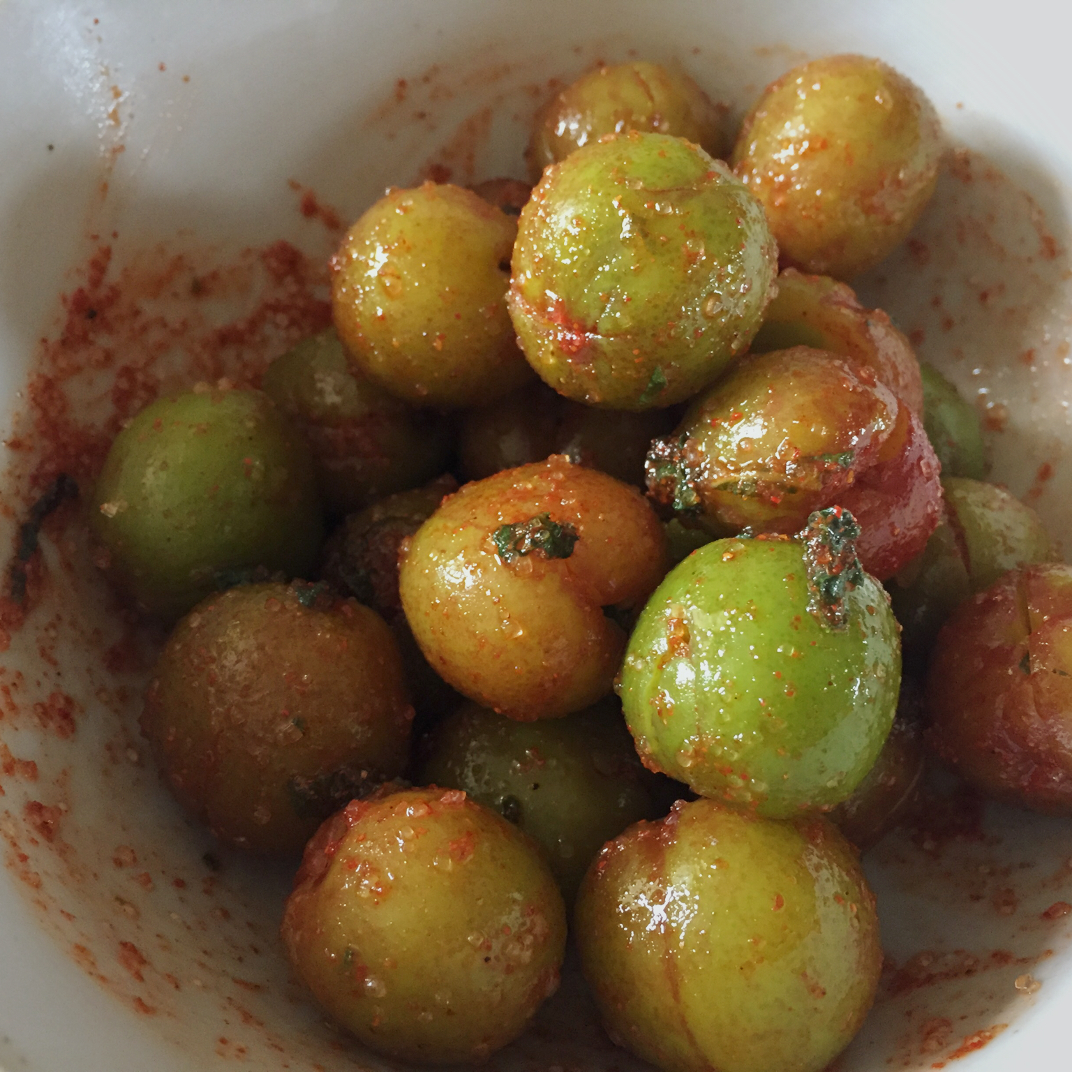 默默未央做的开胃李子酸