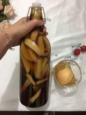 桃子黄酒（淡淡清新的水果香，撸串时可以喝一点）的做法 步骤4