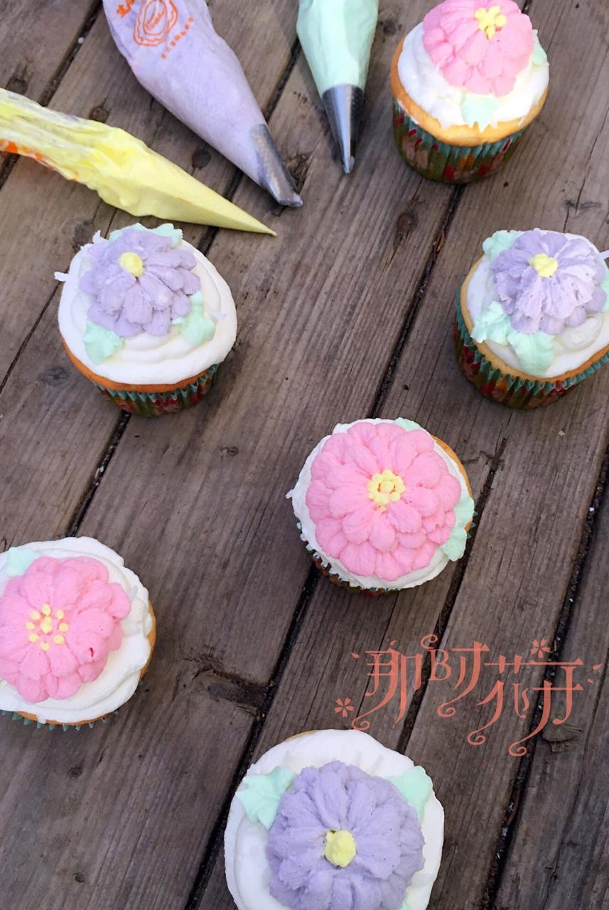 鲜奶油戚风杯子蛋糕（纸杯蛋糕）