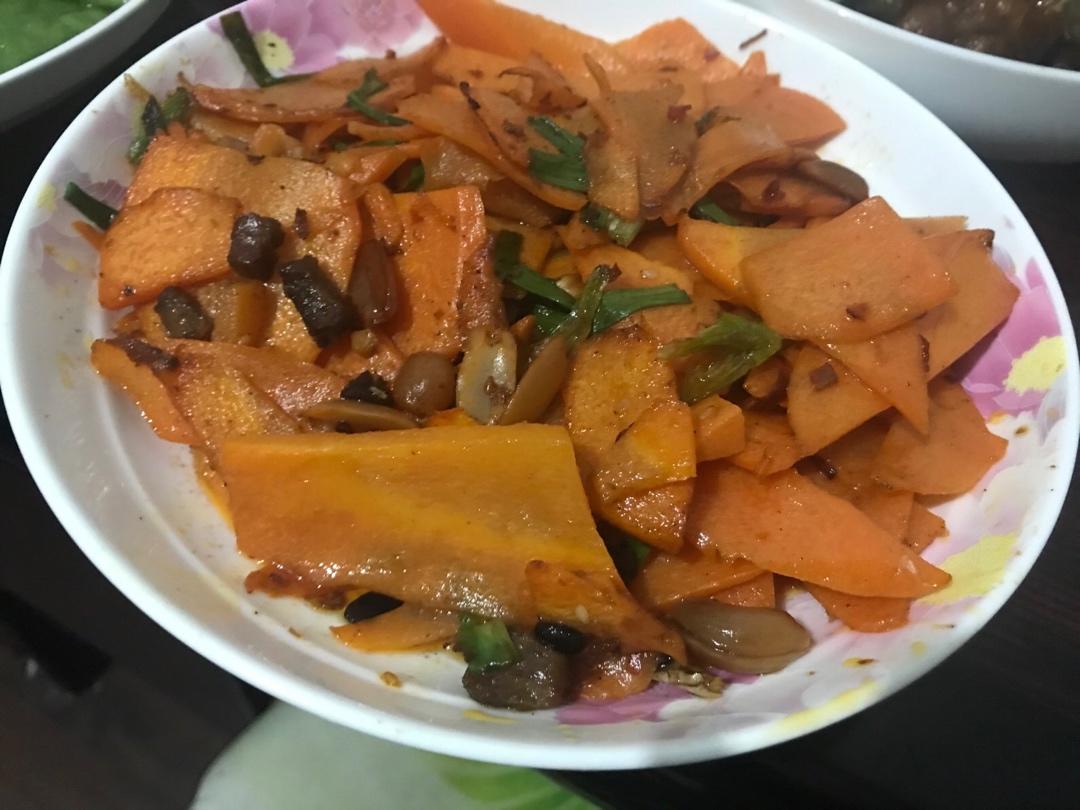清炒胡萝卜片