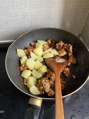 鸡肉炖土豆的做法 步骤7