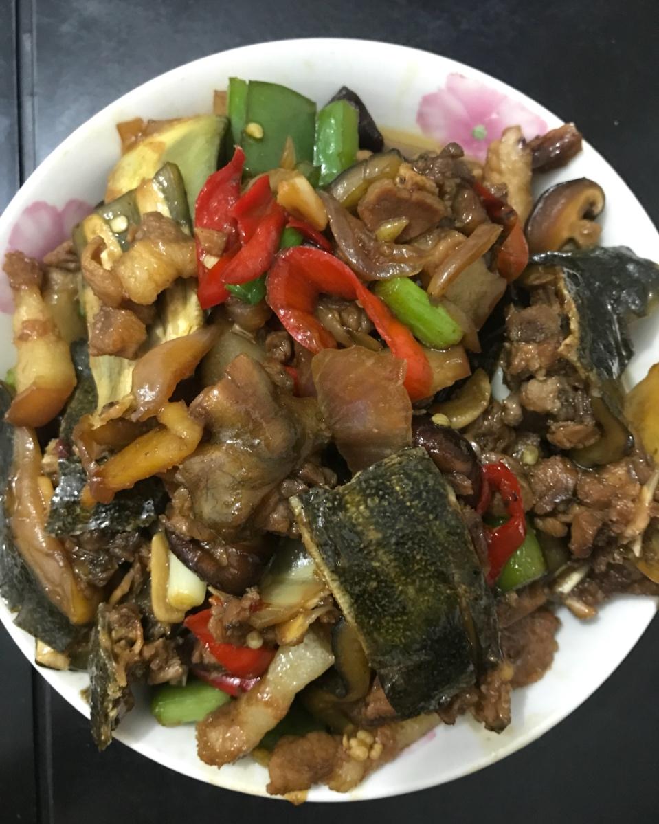 柒宝八喜麻麻做的红烧甲鱼