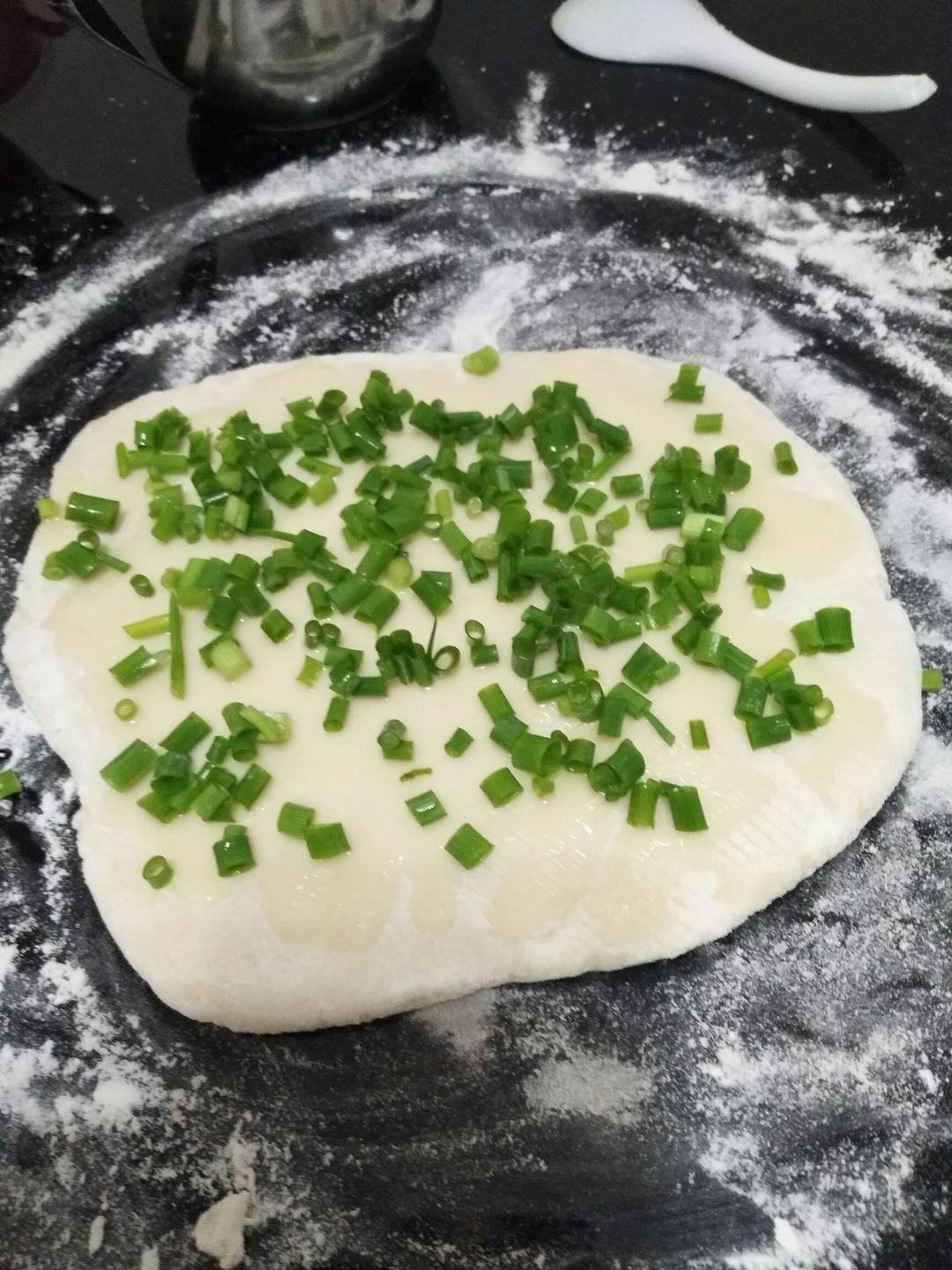 鸡蛋葱油饼                  （更新饼坯保存方法）