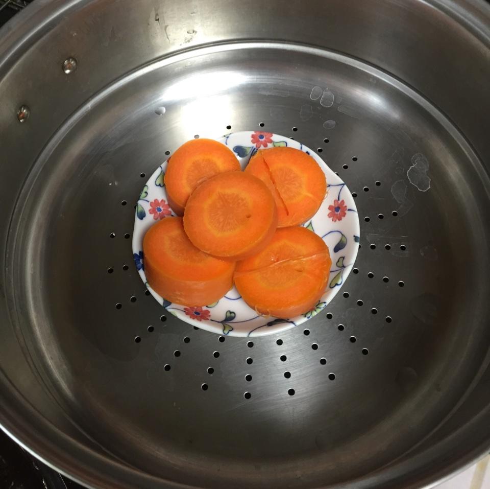 胡萝卜小餐包的做法 步骤1