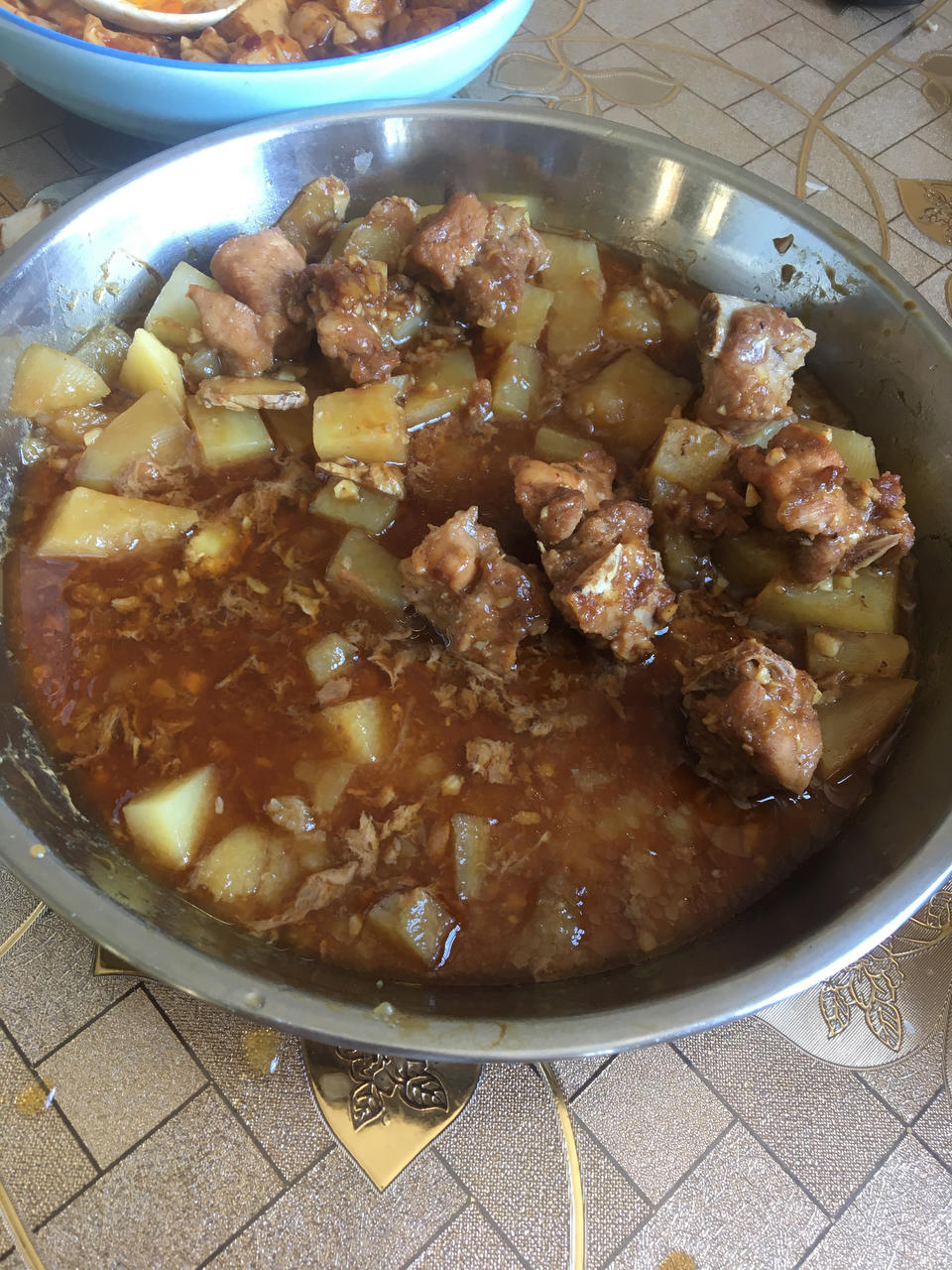 香酥排骨蒸土豆