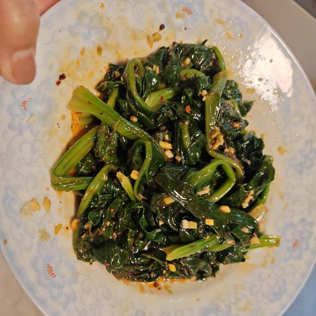凉拌菠菜(家传秘方)