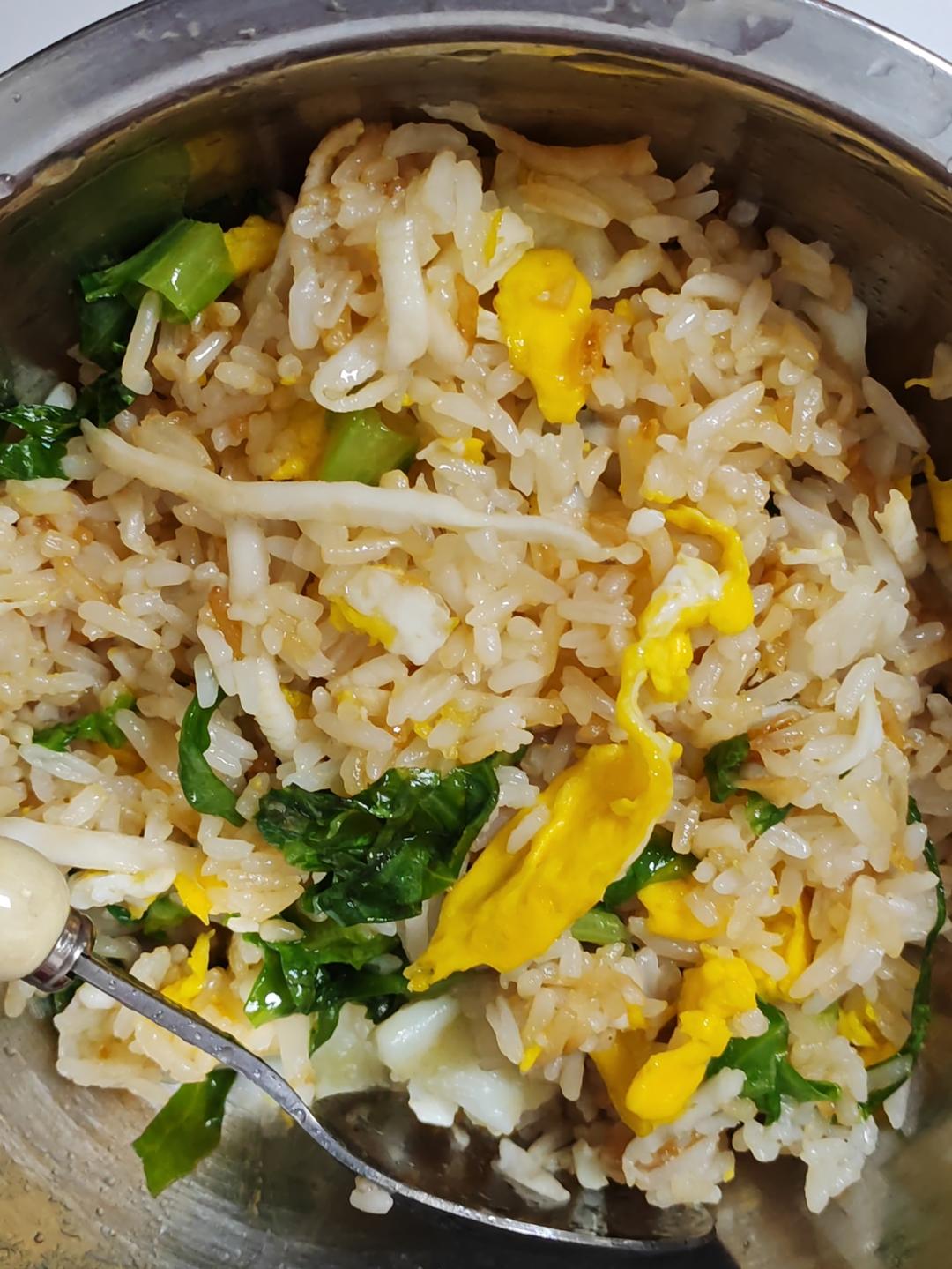 椰肉炒饭（巧取椰子肉）