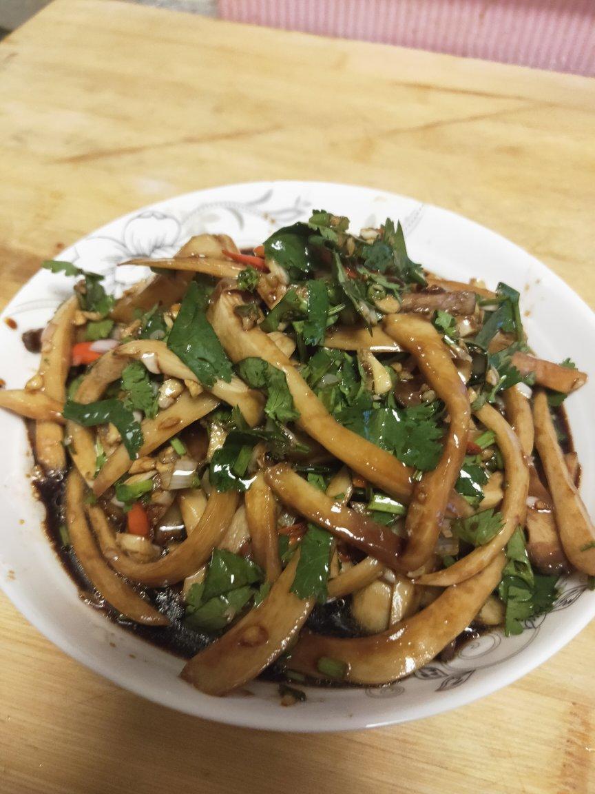 比肉还要好吃的凉拌菜！简单易做。