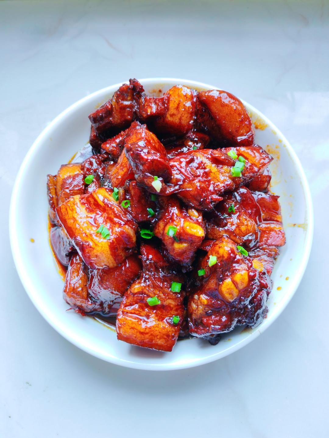 红烧肉(用水化糖、香而不腻)