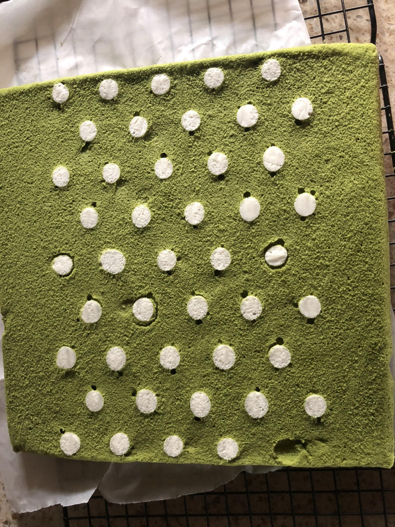 波点抹茶奶冻蛋糕卷