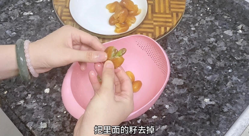 黄皮排骨汤｜广东靓汤的做法 步骤3